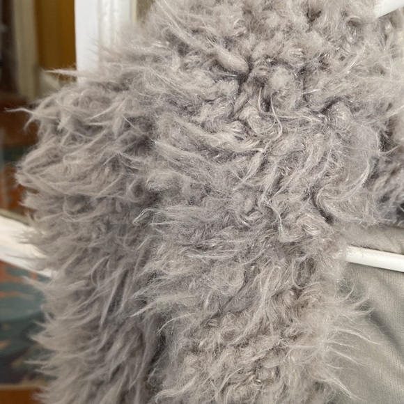 Ashley by 26 Faux Fur Vest - Picture 4 of 6